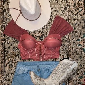 Over the shoulder elegant crop top 🌵💕